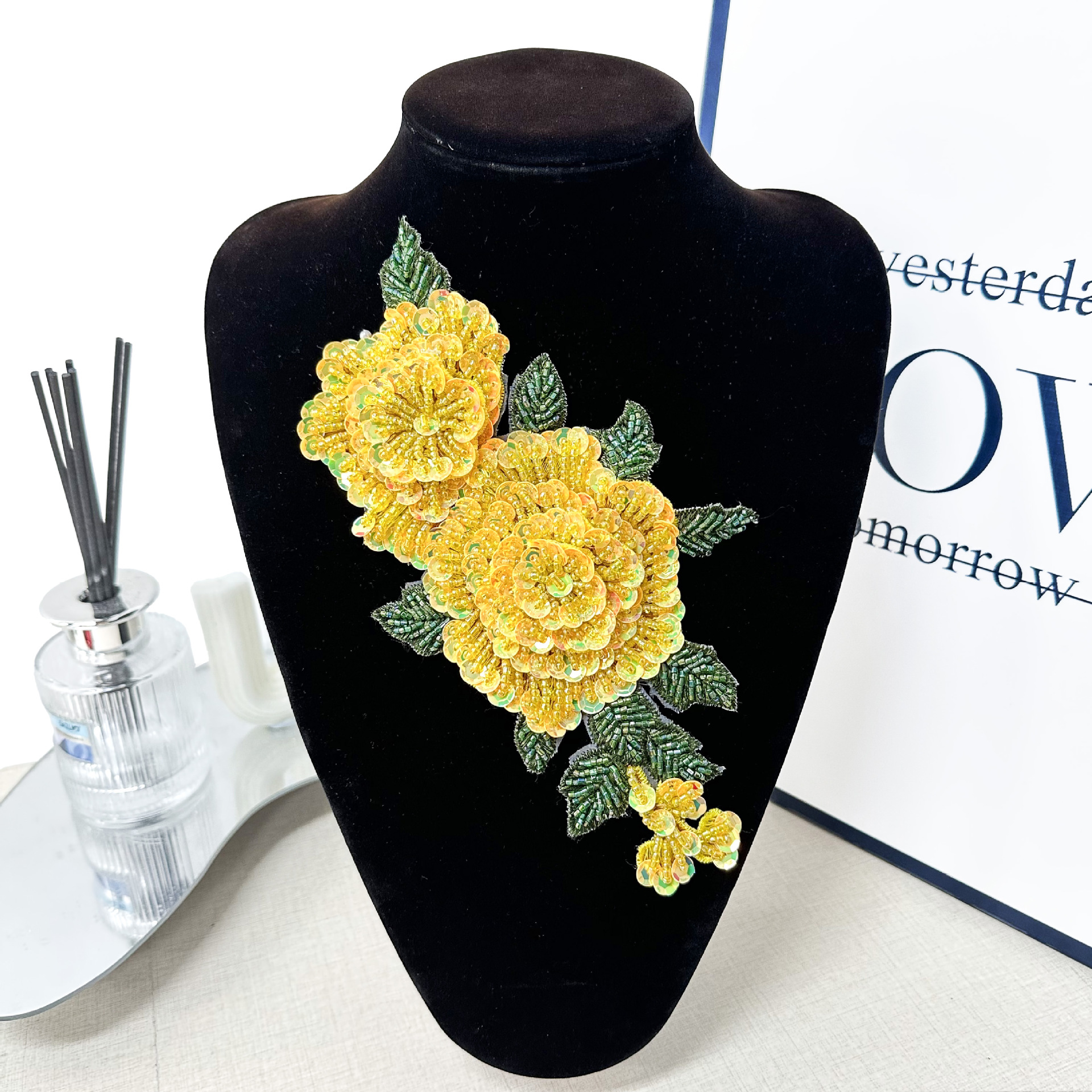 Invierno pesado flores rojas cuentas bordadas de tela estilo nacional multicapa flor tridimensional vestido decoración de camisa image 12