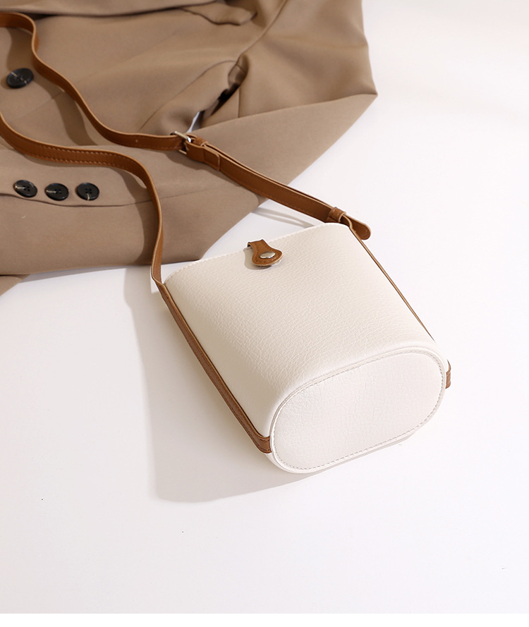Women's Pu Leather Solid Color Basic Bucket Zipper Buckle Phone Wallets display picture 3