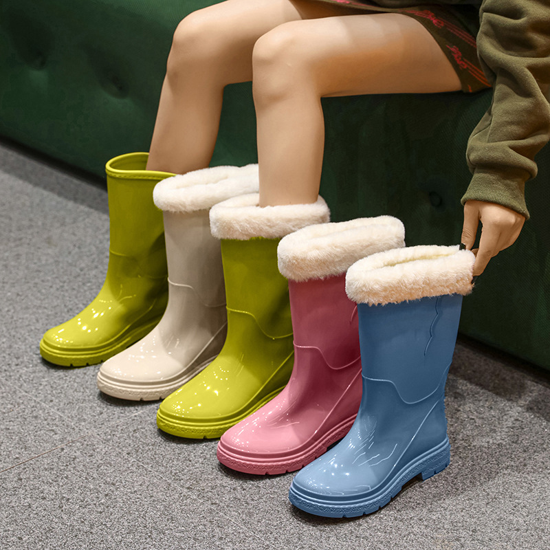 Otoño e invierno de algodón cálido medio tubo alto zapatos de agua de lluvia Zapatos cocina zapatos de goma impermeables mujeres moda botas forradas de lana image 3