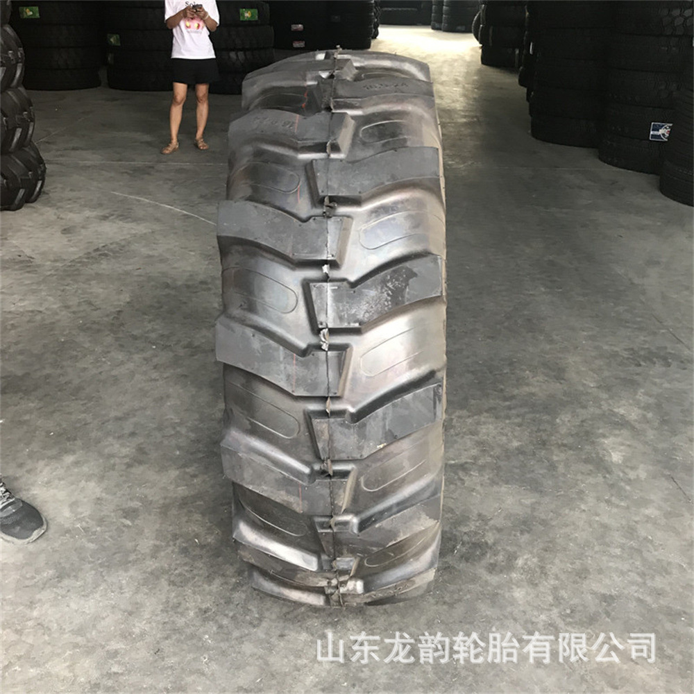 两头忙铲车装载机16.917.5L19.5L-24 18.4-26 12.5/80-18工程轮胎