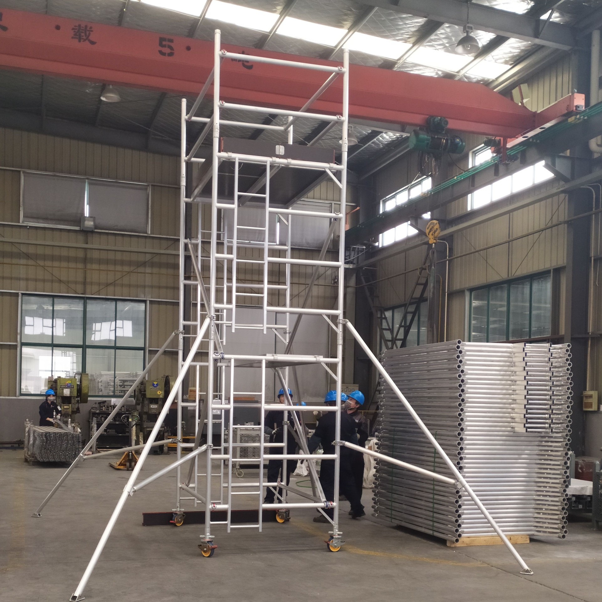 外贸快装脚手架 铝合金带斜撑高空作业外销脚手架可进电梯脚手架