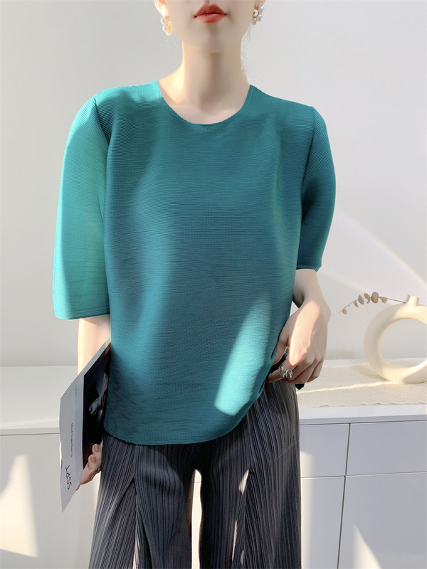Pleated top women's T-shirt 2023 Summer new toothpick pleated craft short sleeve niche design sense diligent style