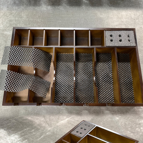 Wholesale volume cutting salon tool storage container solid wood rectangular box eight-grid palace decoration