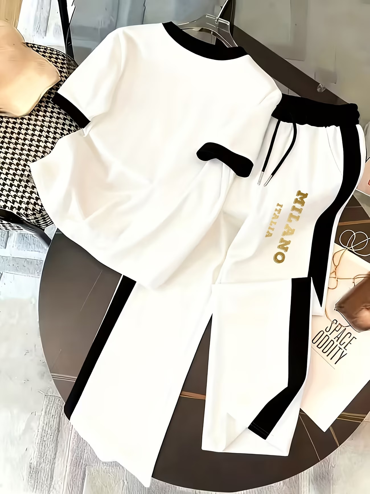 Women's Italian Style Commuter Short Sleeved Shirt And Shorts Set Loose Fit Gold Letter Print Two Piece Outfit_ecoleips.com