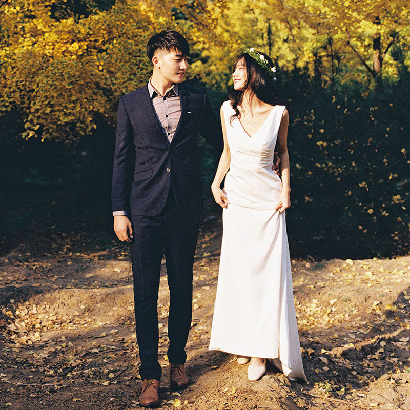 Satin Light Wedding Dress, Forest Style, 2026 New Model, Bride's Fishtail Dress for Travel Photography, Simple Going-Out Dress with a Train, Petite Dress