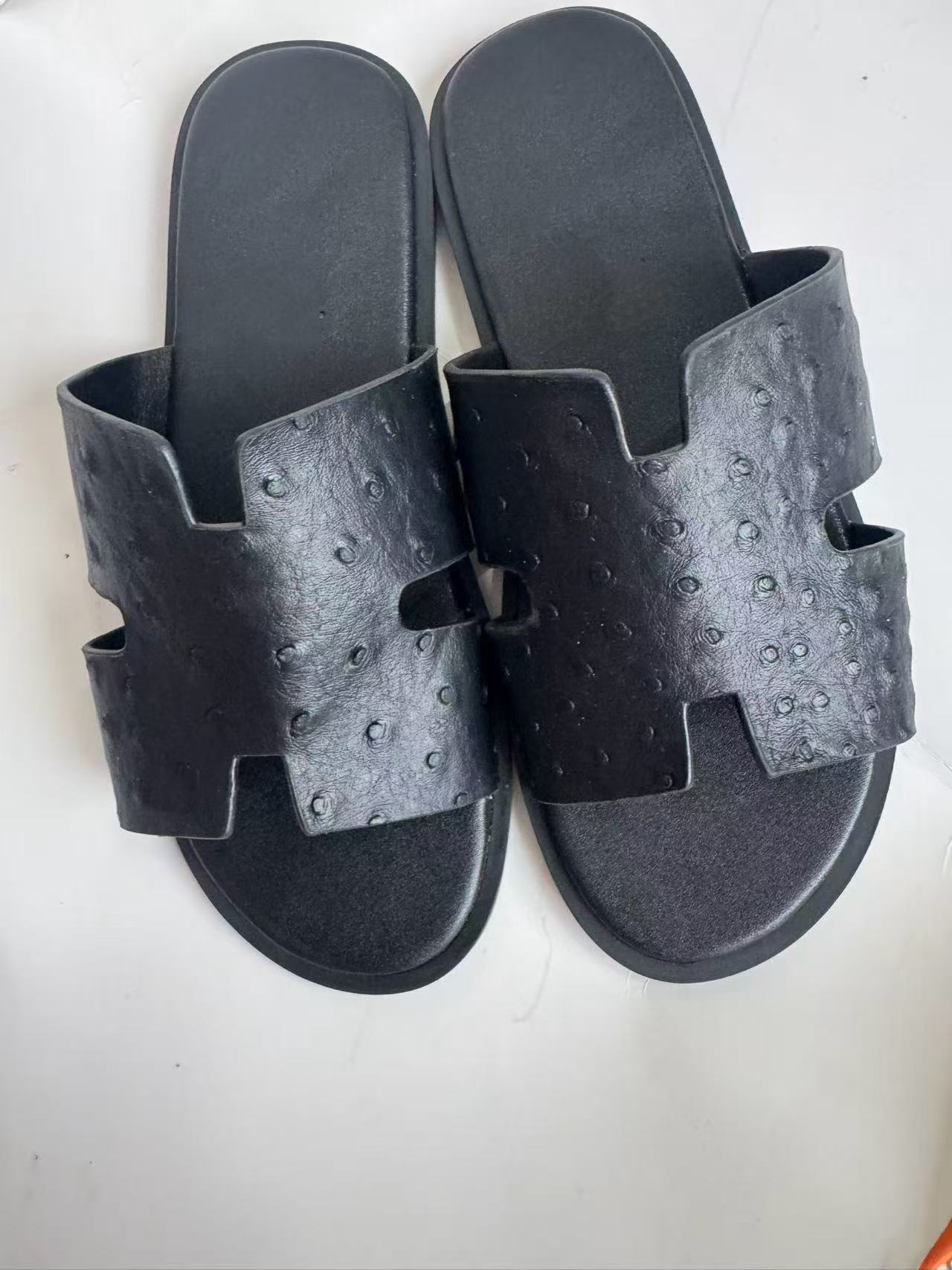 Black ostrich pattern