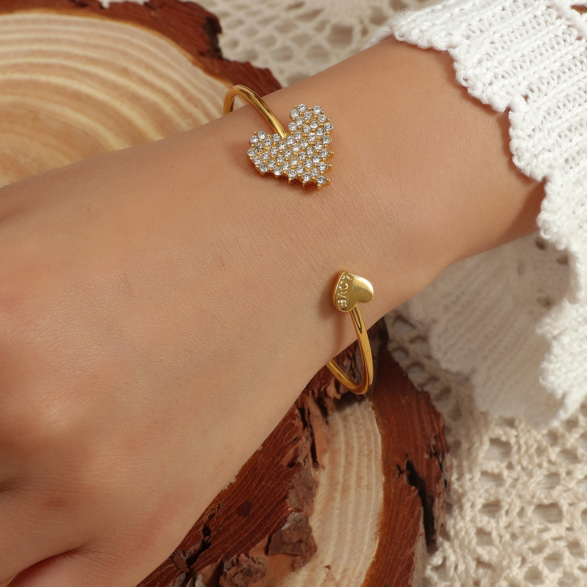 Großhandel Schmuck Voller Diamant Herzförmiges Offenes Armband Nihaojewelry display picture 2