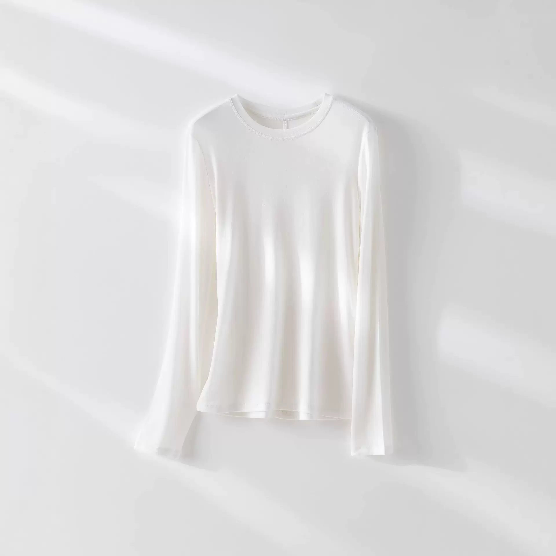 2026女装新款上衣含天丝羊毛针织衫圆领奶皮长袖针慵懒风罩衫