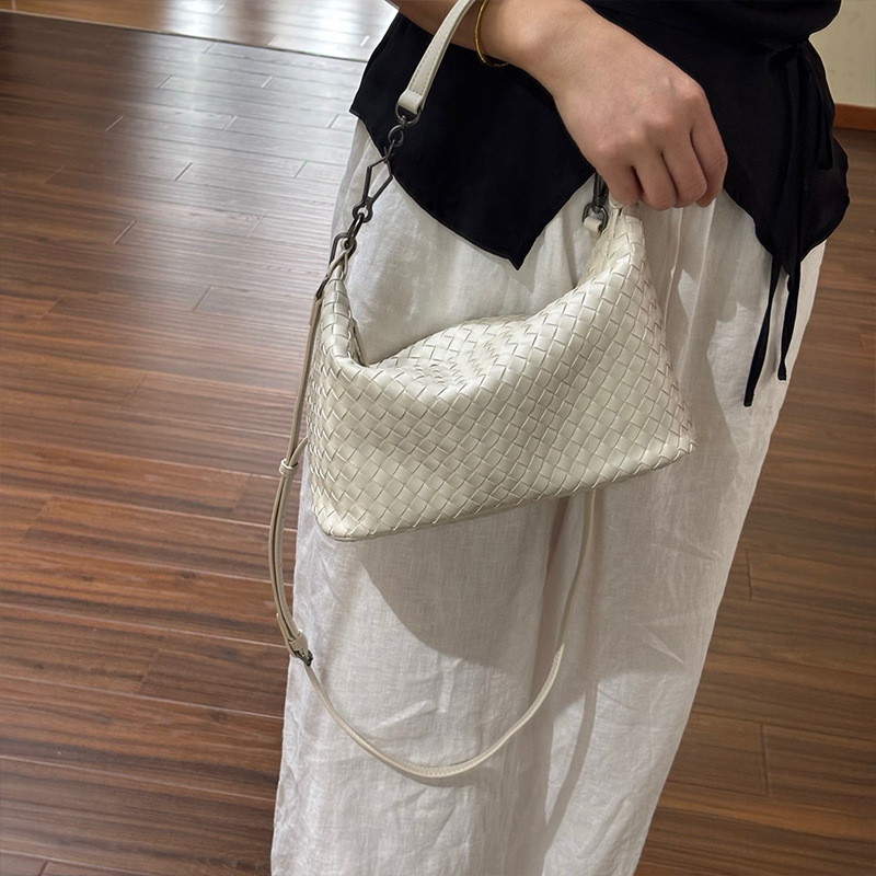 2025 新しい Xiaoxiangfeng 編みバッグ脇の下バッグ女性の本革ハンドバッグシングルショルダークロスボディバッグ女性|undefined
