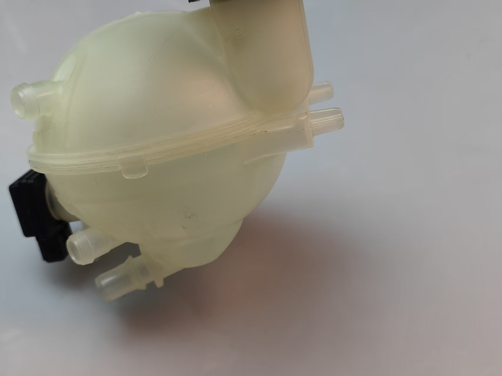 Suitable for Peugeot Citroen Ds5 Auxiliary Water Bottle with Sensor Oe:9672832380 1323Fj