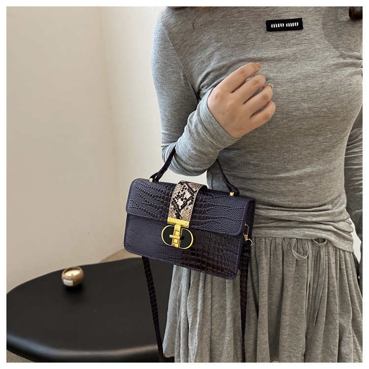 Korean casual fashion handbag 2024 new simple crocodile pattern single shoulder crossbody small square bag_voghion.com