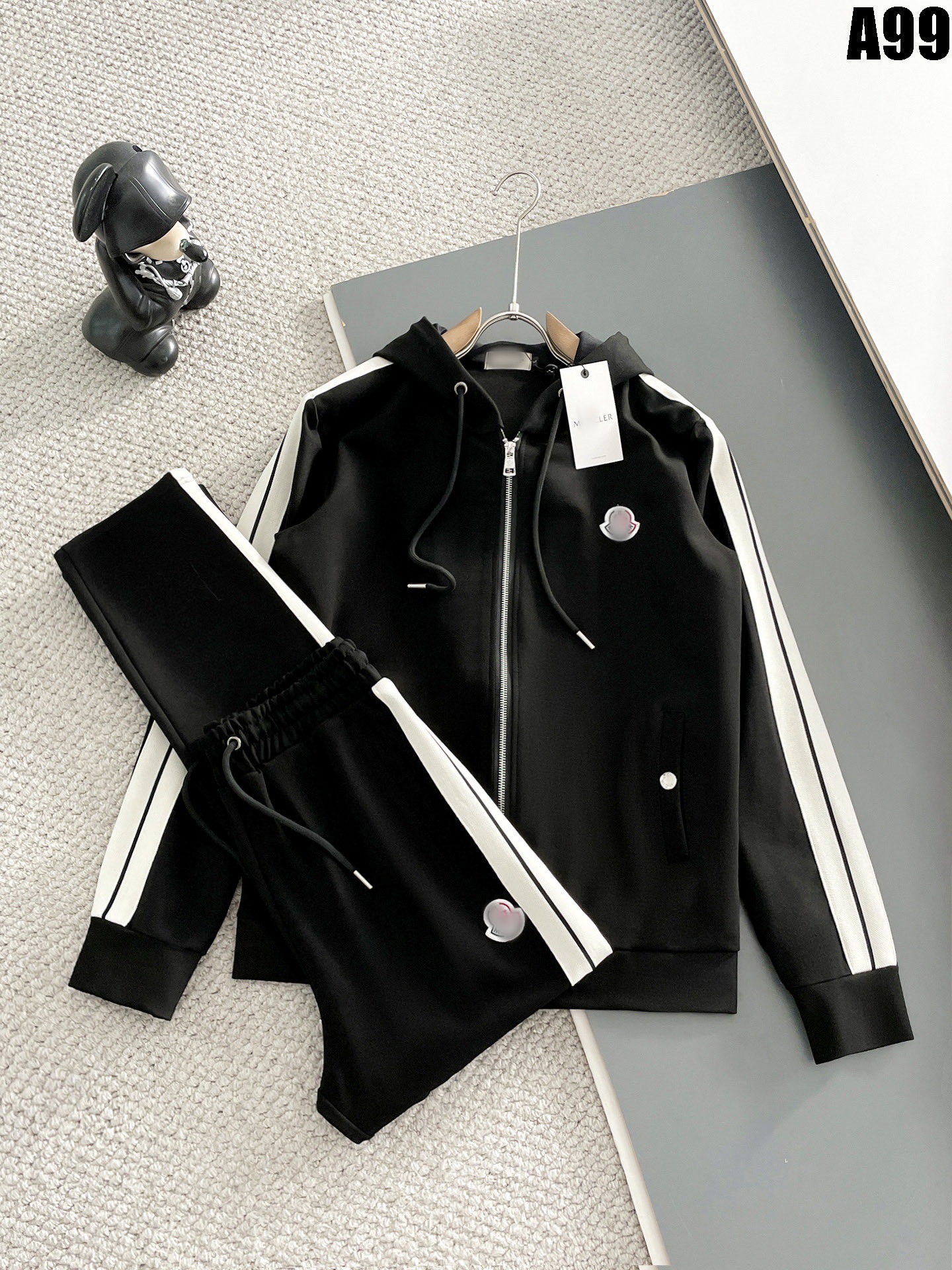 Black a99 / M