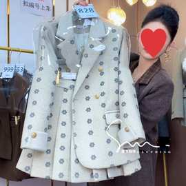 加棉保暖2025秋冬新款女士西装休闲风时尚套装短裙设计师套装串珠