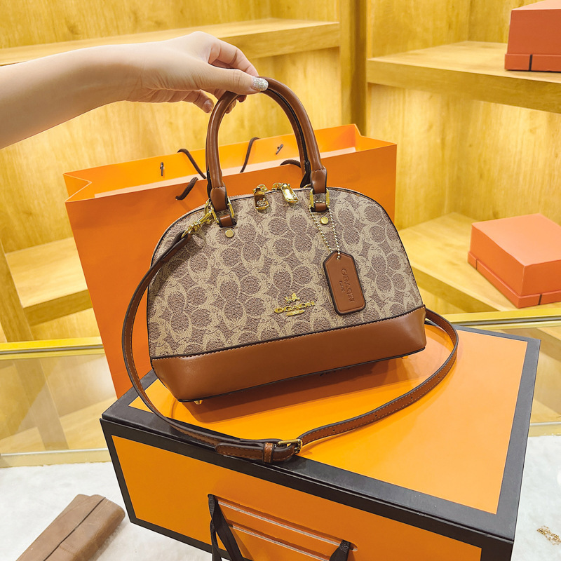 Retro Bag 2026 New European and American Fashion Printed Handbag Versatile Large-Capacity Shell Bag Single Shoulder Crossbody Bag Retro Bag 2026 New European and American Fashion Printed Handbag Versatile Large-Capacity Shell Bag Single Shoulder Crossbody Bag