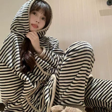 珊瑚绒睡衣女冬季简约条纹甜美连帽少女休闲家居服套装