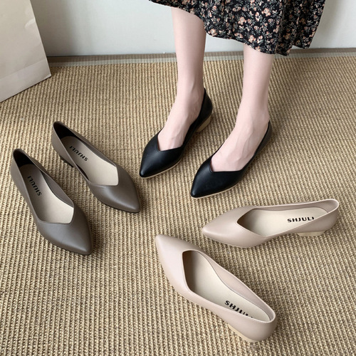 Authentic Giant  New Pointed Toe Rain Boots for Women, Short Style, Fashionable Adult Rain Shoes with Slip-Resistant Rubber