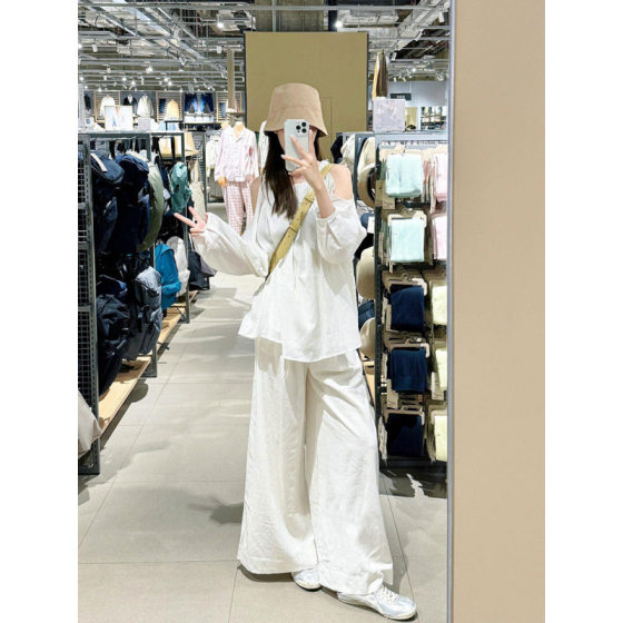 White Shoulder Shirt suit Women's Summer 2025 New Style Small Vacation Style Wear This Year's Popular Two-piece Set