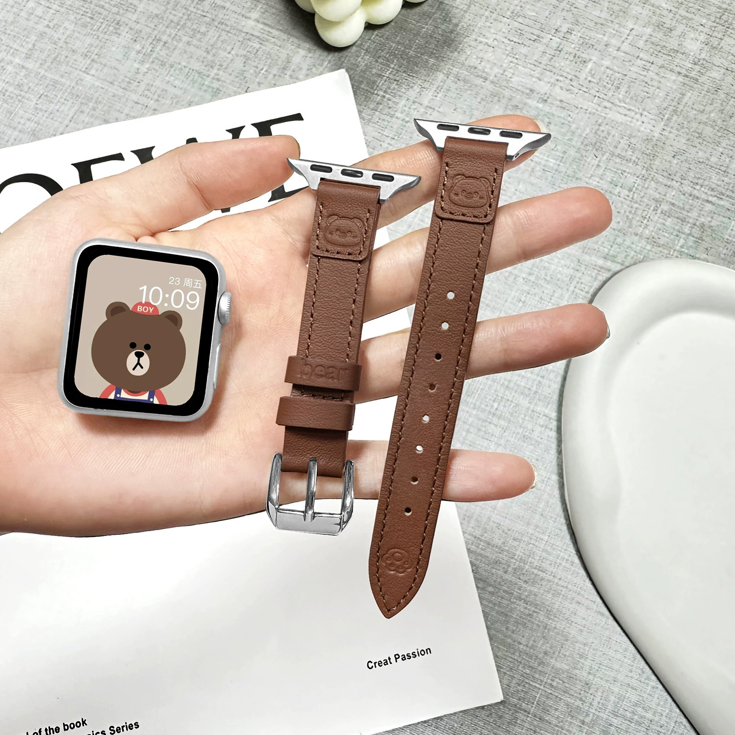 Подходит для Apple Watch 10/9/8, продвинутый стиль, женский кожаный ремешок с принтом медвежонка для iWATCH7