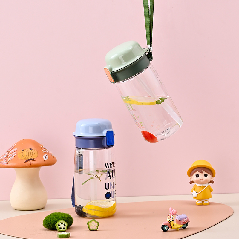 Hervidores de verano populares cuidadosamente seleccionados para estudiantes masculinos y femeninos, tazas para deportes al aire libre de alta apariencia, tazas para niños, tazas con pajita emergente con un solo clic