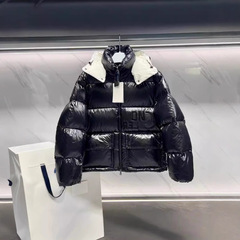 正确版本M家23SS短款漆面尼龙面料面包羽绒服男女同款可拆卸帽子