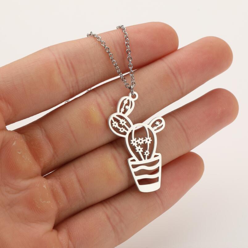 201 Stainless Steel 18K Gold Plated Retro Plating Cactus Pendant Necklace display picture 3