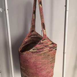 夏季女高品质拉菲草水桶包彩色拼色手工编织草编斜挎包小众单肩包