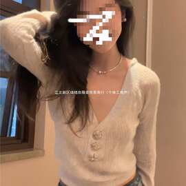 感领毛衣内搭打底衫女秋冬新款设计感小众短款针织上衣