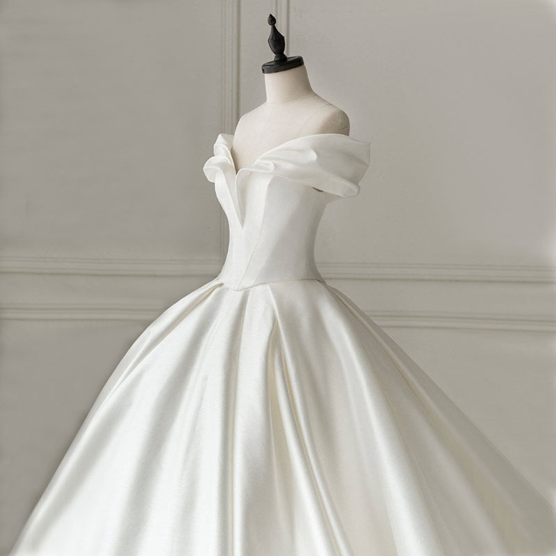 Vestido de novia de satén francés 2024 nuevo nupcial fuera del hombro simple Salida de banquete de boda de hilo Super Hada plisada entrega de una pieza image 3