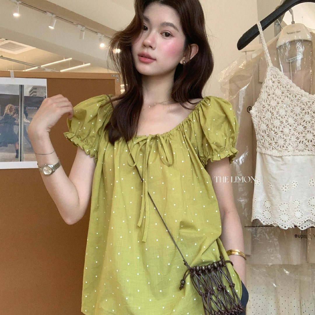 Áo sơ mi nữ tay bồng chấm bi phong cách Nhật, cổ dây rút, dáng suông trẻ trung — màu đen, màu trắng, xanh lá cây