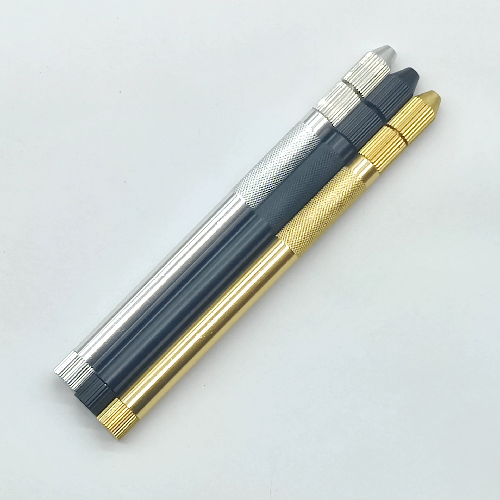 Каждый инструмент для волос оснащен 5 головками металлического многофункционального бисера