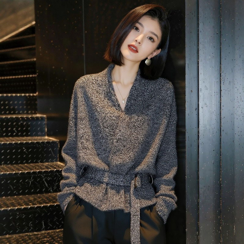 Casual Gray V-Neck Sweater Cardigan for Women, Autumn and Winter, High-End Stylish, Age-Reducing, Tie-Waist, Knitted Cardigan Top