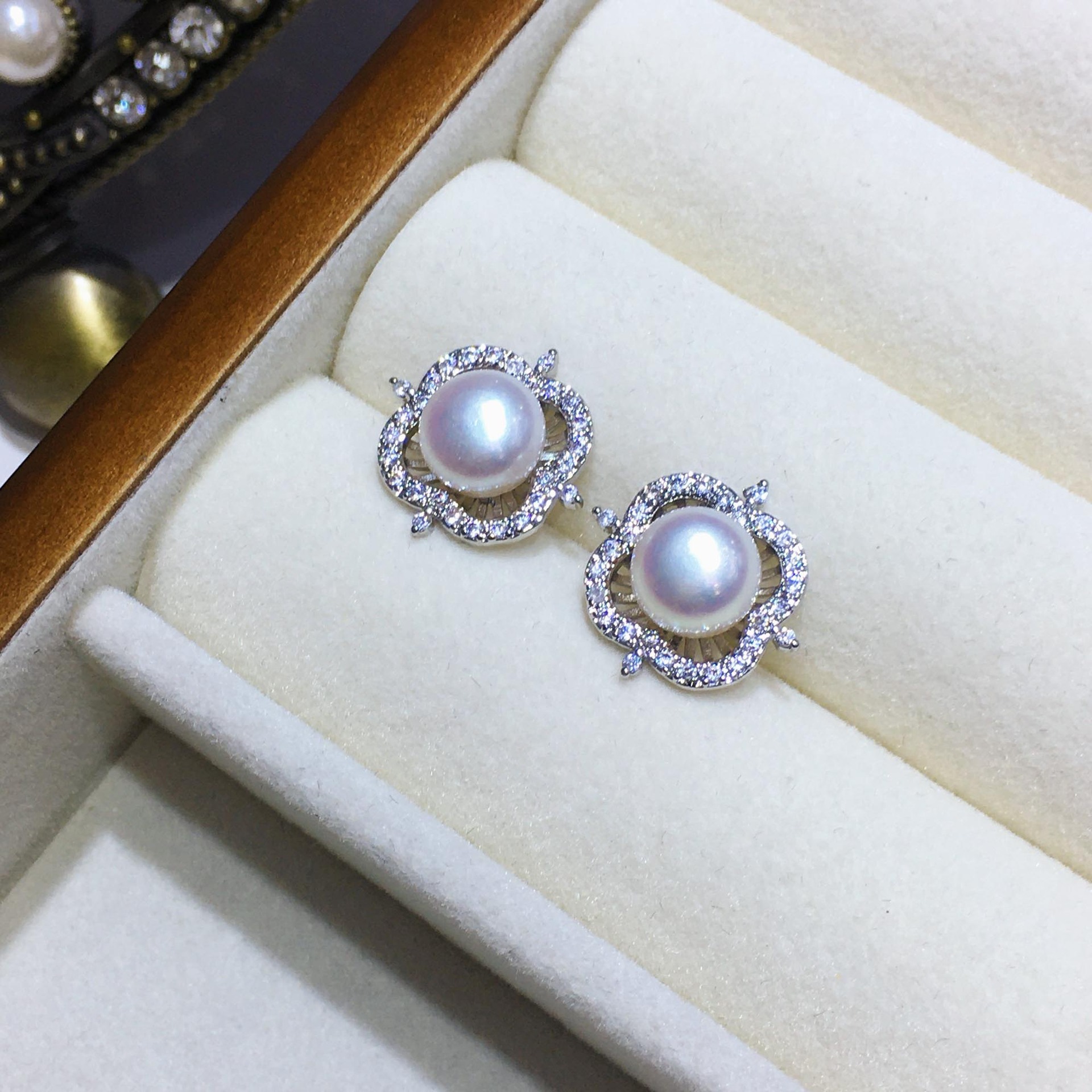 ����ʱ�и���tianȻ�������������˿������������ϵ�ж�������