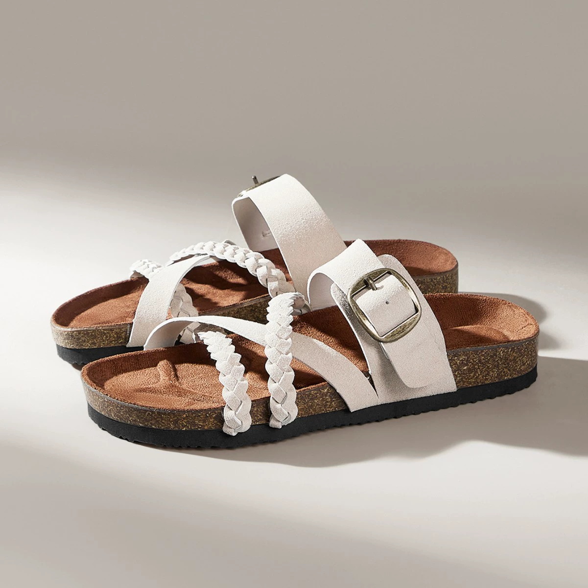 2025 весна и лето новые плоские туфли на пуговицы женские туфли на пляже европейские и американские круглые головы женские тапочки на толстой подошве