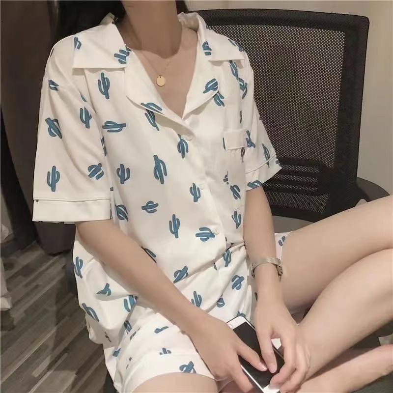 Pijamas de verano de manga corta para mujer, estilo coreano, novedad 2025, conjunto de dos piezas de cárdigan y ropa de estar con dibujos animados.