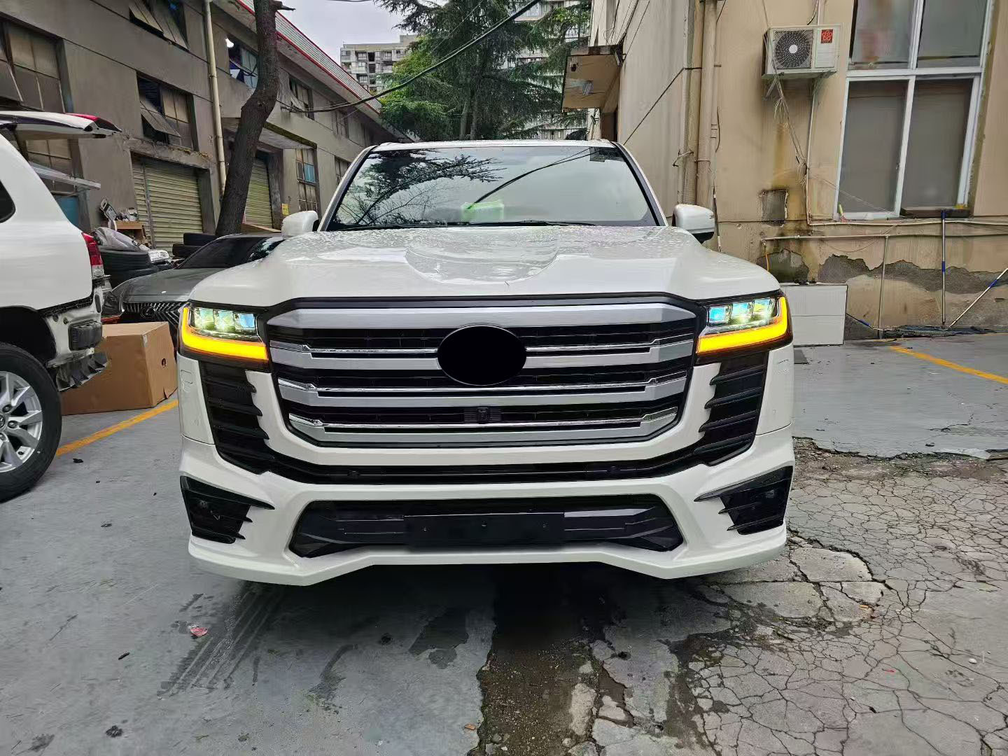 Suitable for 22-25 Land Cruiser Lc300 Front and Rear Large Surround Low Lift High Middle East Surround