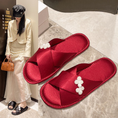 新款時尚夏女室內拖鞋家居新中式刺繡中國風綢緞平底防滑靜音涼拖