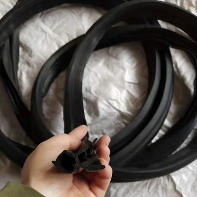 Selling Universal Car Trunk Sealing Strips, Rear Hood Sealing Strips, and Tailgate Rubber Strips in a Variety of Models