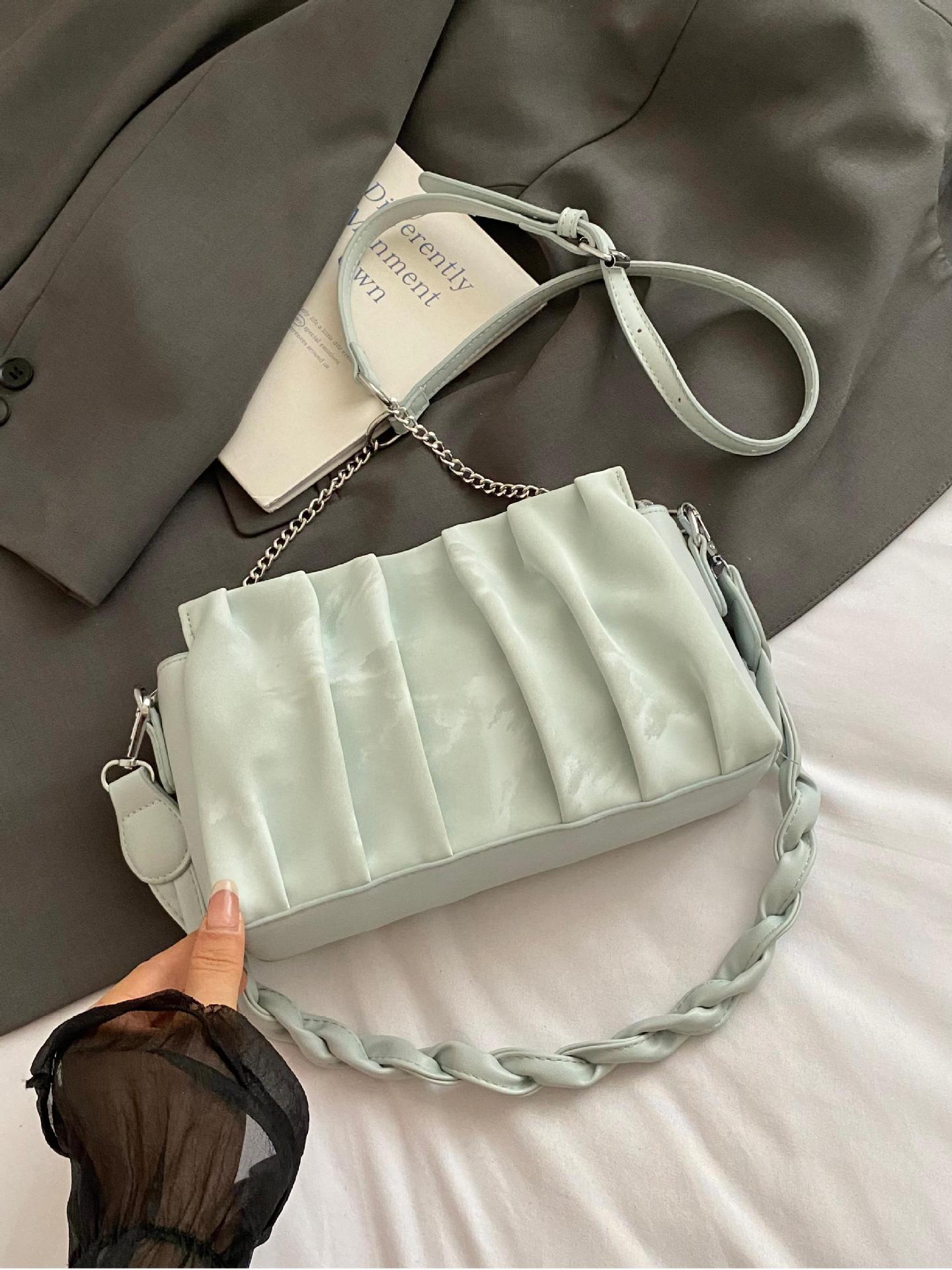 Nuevos productos de verano 2025 pliegues nube pequeña bolsa cuadrada mujer comercio exterior coreano bolsa de axilas de todo fósforo bolsa de mensajero de moda popular