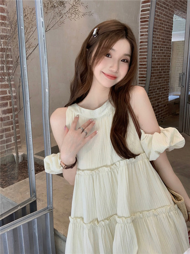 Off-the-shoulder sweet temperament small dress for women's summer 2025 new style gentle style loose slimming round collar skirt