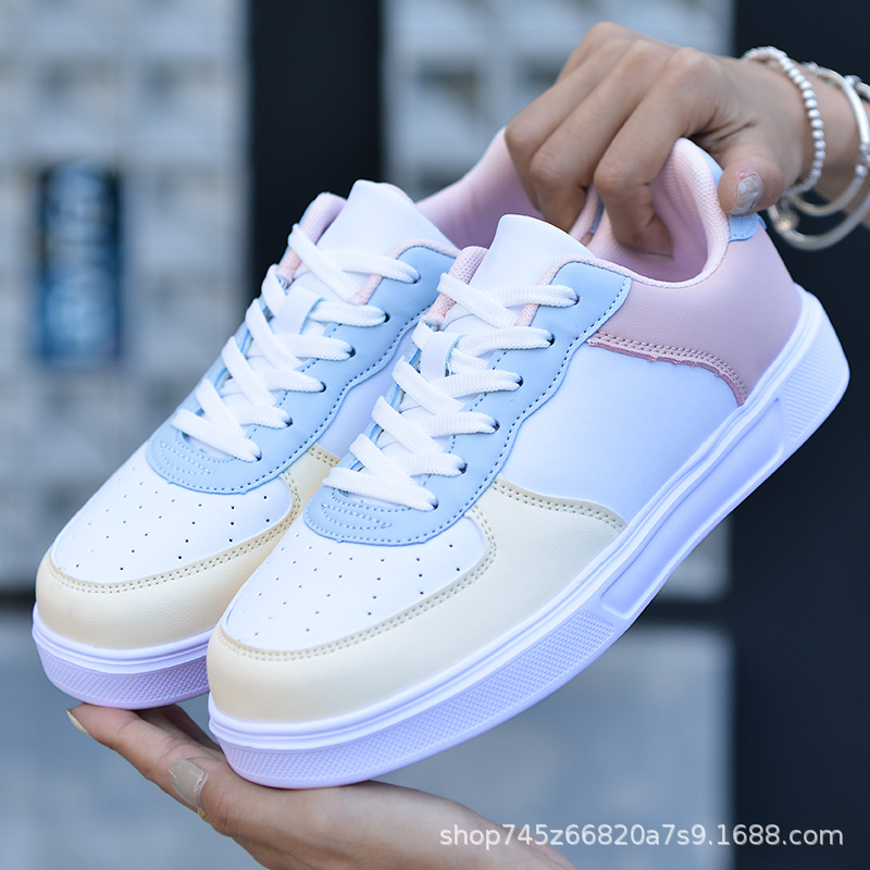 Zapatos blancos de las mujeres al por mayor de moda de cuero de moda impermeable transpirable zapatos casuales de fondo suave estudiante zapatillas