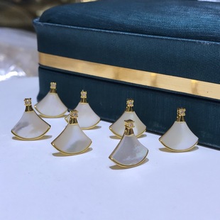 18K Gold White Mother-Of-Pearl Diamond Small Skirt Pendant Au750 Gold Necklace Full of Diamonds Accessible Luxury Simple Fan-Shaped Necklace