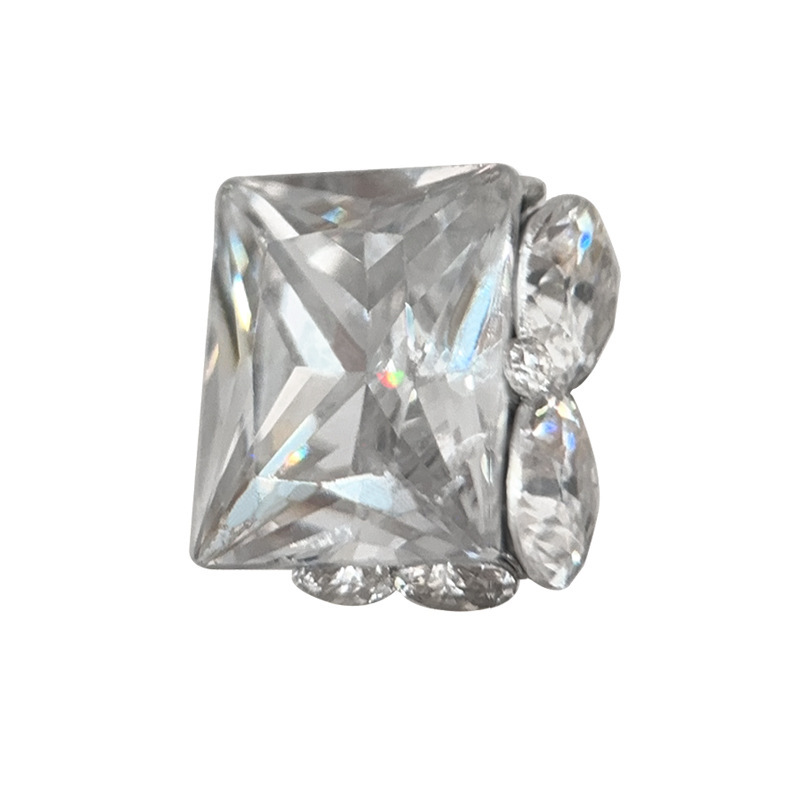 Red de lujo ligero manicuras joyas de perforación de nuevo cristal parpadeante luz de la luna irregular deformado corazón grasa decoración de uñas cuadradas