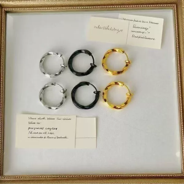 Korean and Japanese New Style Ins-Inspired Simple Line Mobius Twist Ear Clips for Women, Fashionable and Versatile Titanium Steel Earrings