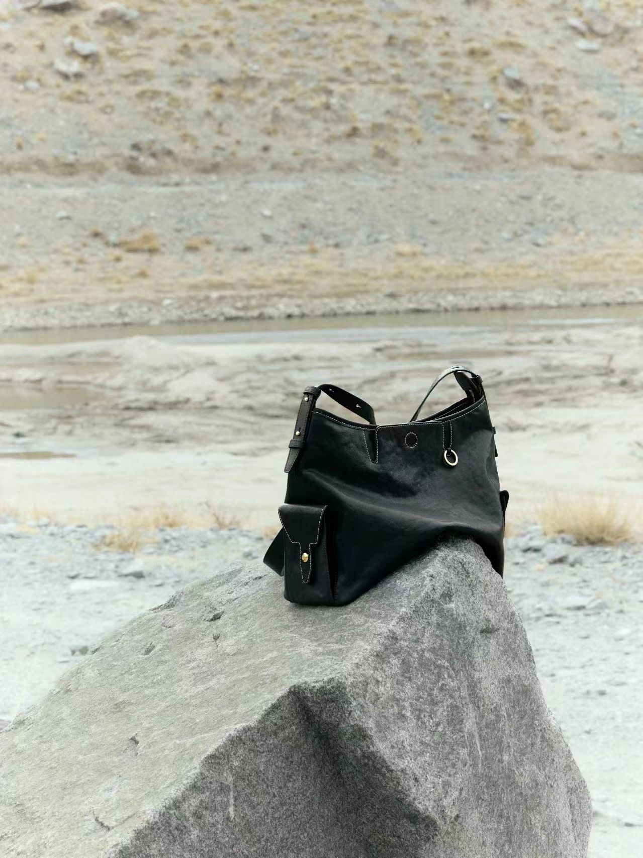 Genuine Leather Shoulder Bag Large Capacity Versatile Tote Bag_voghion.com