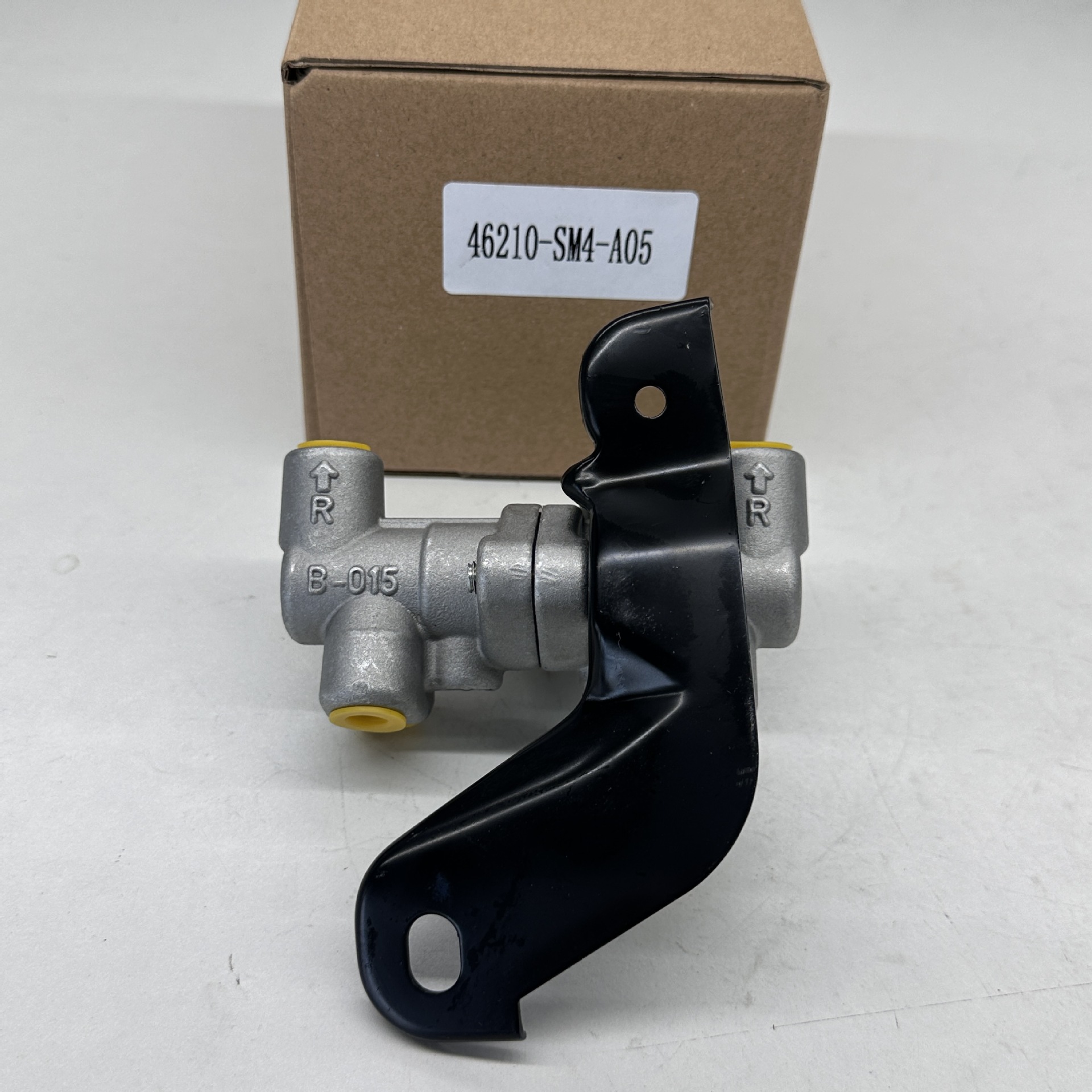 46210-Sm4-A05 Brake Proportioning Valve Suitable for Honda Accord