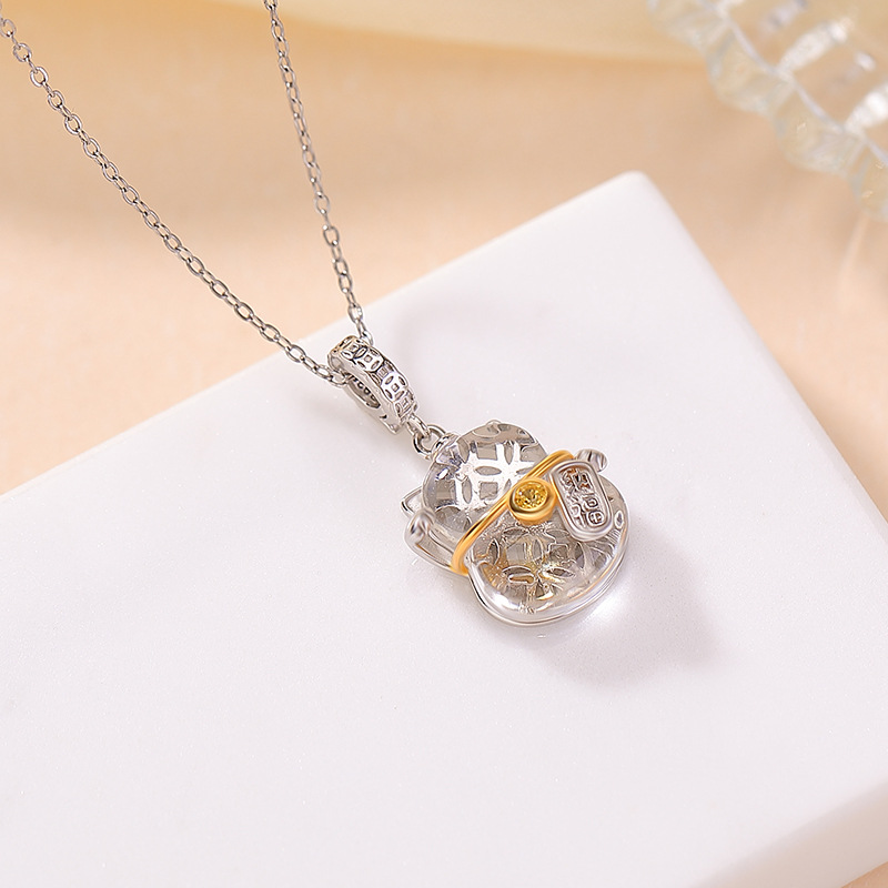 Mặt dây chuyền bạc S925 mạ vàng đính pha lê trắng hình mèo thần tài phong thủy mới — Bạch thủy tinh vàng (không kèm dây)