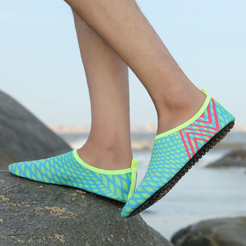 Manufacturer wholesale river tracing shoes printed diving socks men and women breathable diving shoes swimming snorkeling beach socks yoga shoes