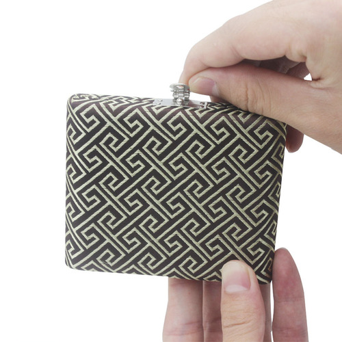 Factory direct sales portable 6-pack oboe reed box pattern silk reed storage box protective box wholesale