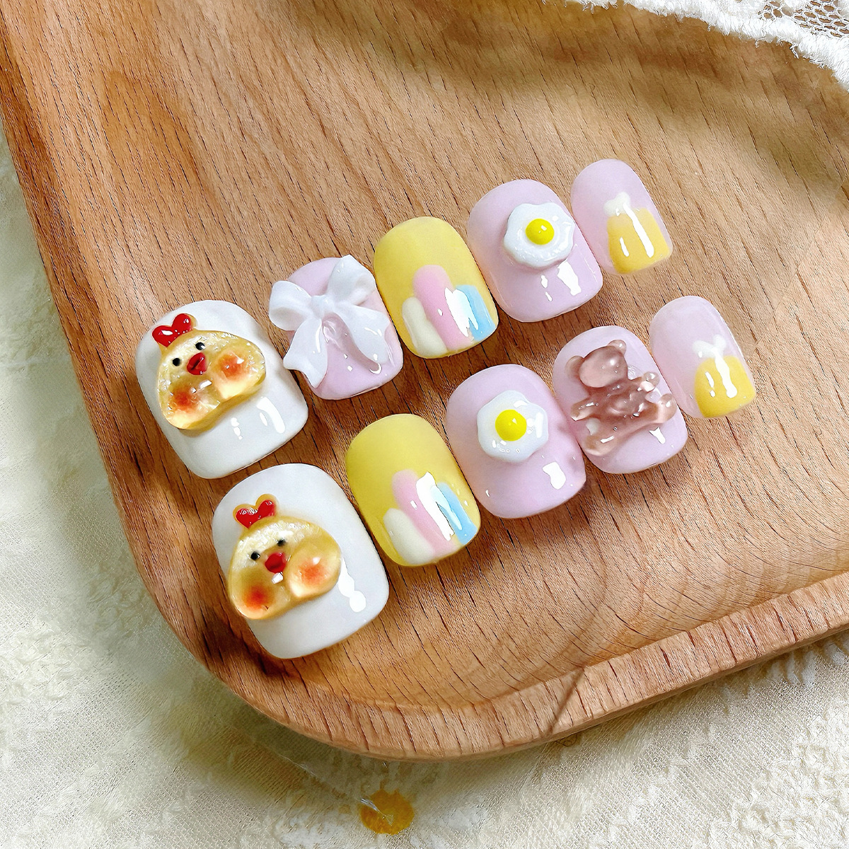 Pura hecha a mano, dibujos animados en espera, dopamina tridimensional, pollo lindo, huevo escalfado, manicura, uñas, uñas postizas, uñas