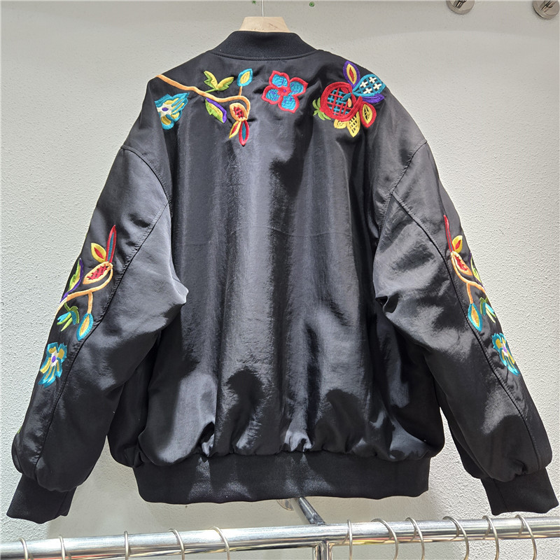 Estación europea de otoño y invierno 2025 moda polivalente industria pesada bordada delgada chaqueta de cuello vertical chaqueta de moda de mujer chaqueta de algodón